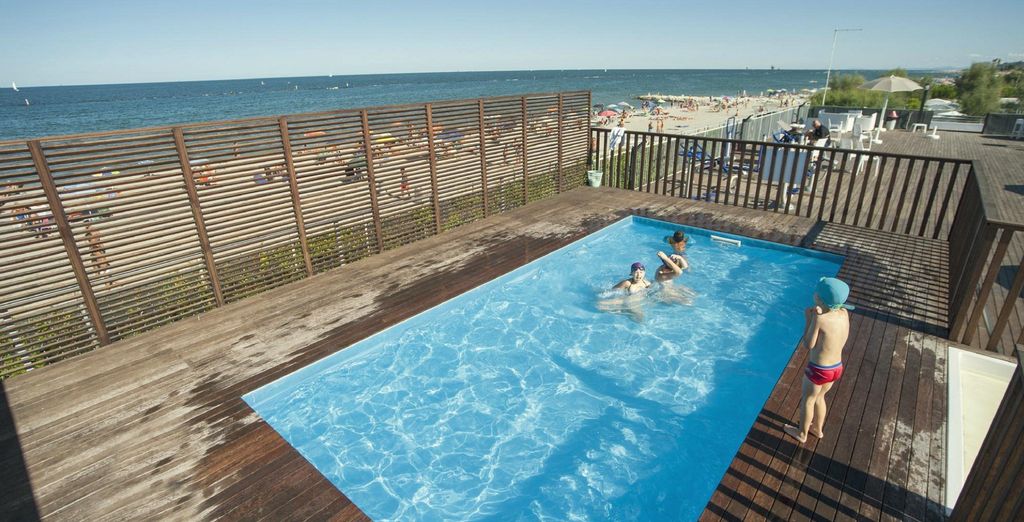 Pini Beach Village
