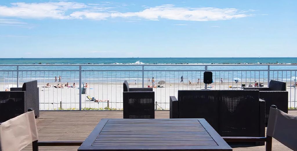 Pini Beach Village