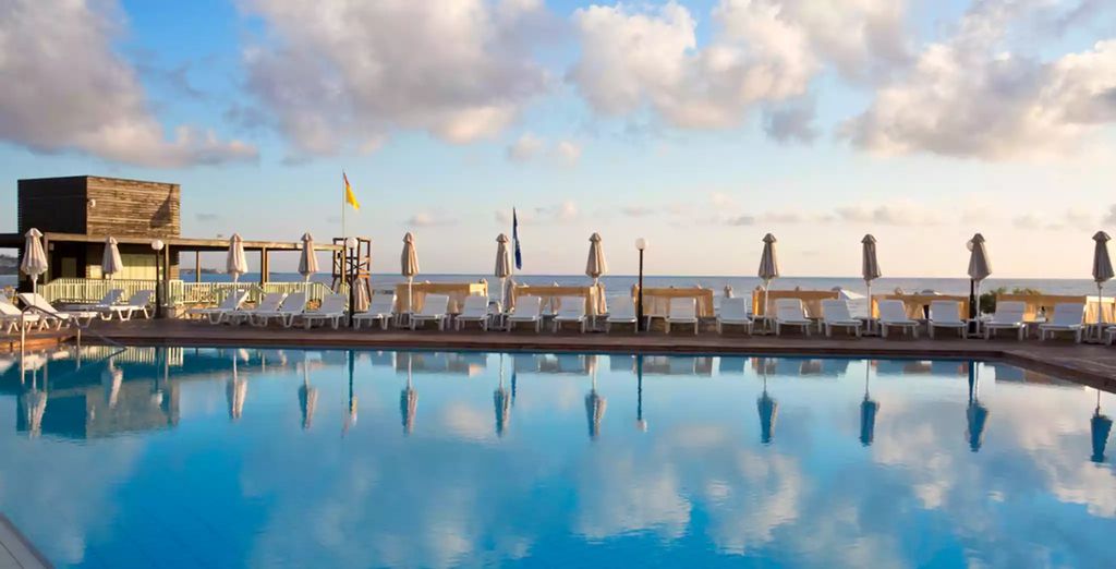 Silva Beach Hotel 4*