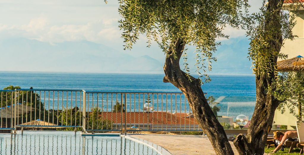 Robolla Beach Hotel 4*