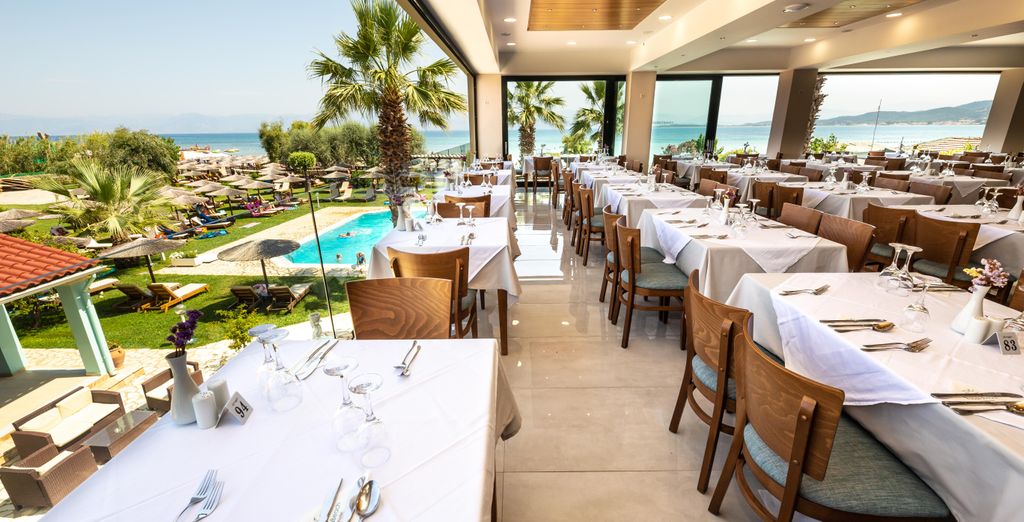 Robolla Beach Hotel 4*