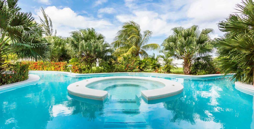 Grand Palladium Lady Hamilton Resort & Spa 5*