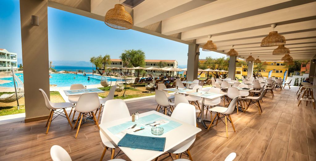 Robolla Beach Hotel 4*