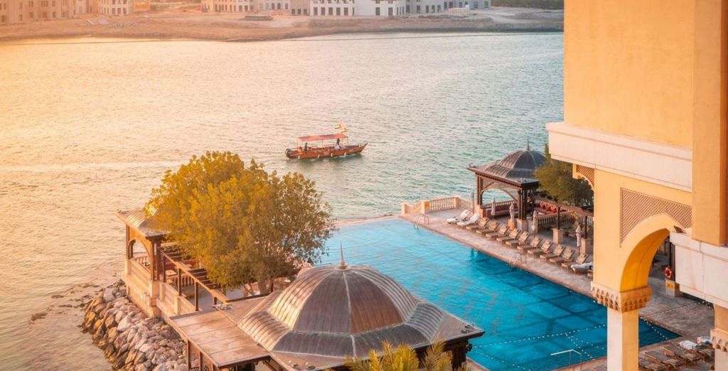 Shangri La Hotel Qaryat Al Beri Abu Dhabi 5*