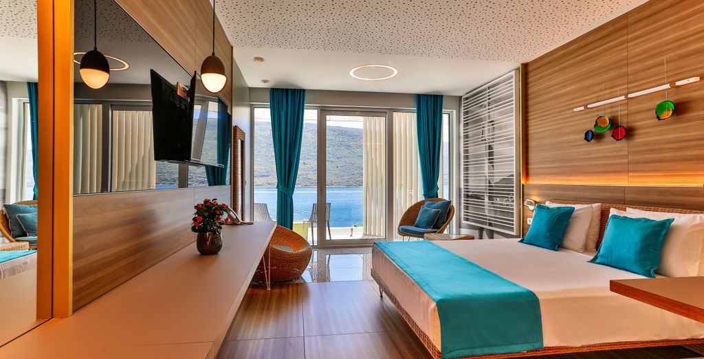 Carine Hotel Kumbor 4*