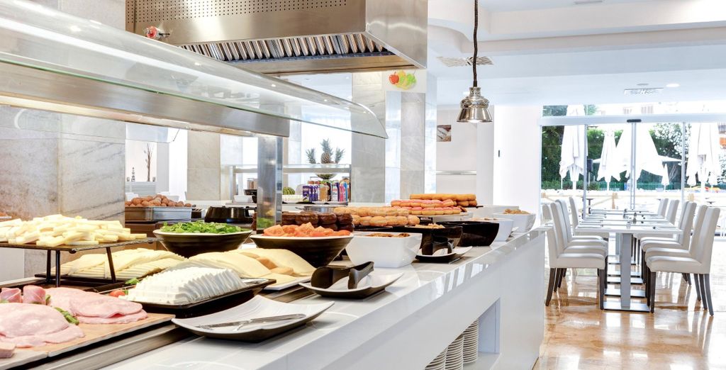 AluaSun Continental Park Hotel & Apartments 4*