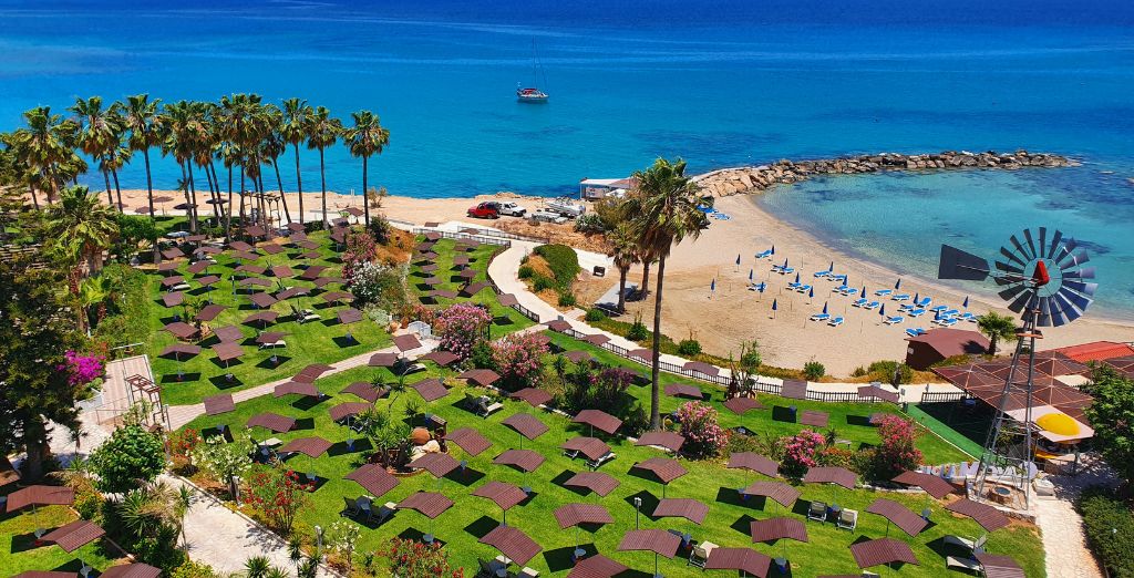 Cavo Maris Beach Hotel 4* 
