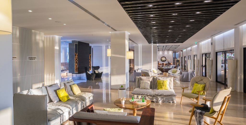 Cavo Maris Beach Hotel 4* 
