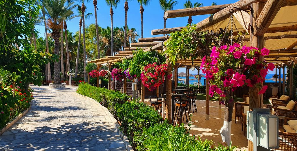 Cavo Maris Beach Hotel 4* 