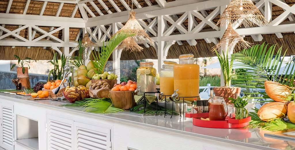 Radisson Blu Azuri Resort & Spa 4*
