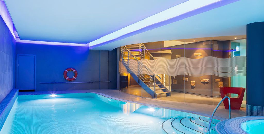Novotel Edinburgh Centre 4*