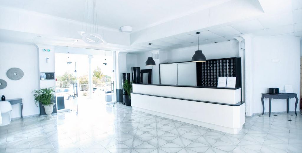 Bianco Olympico Beach Hotel 4*