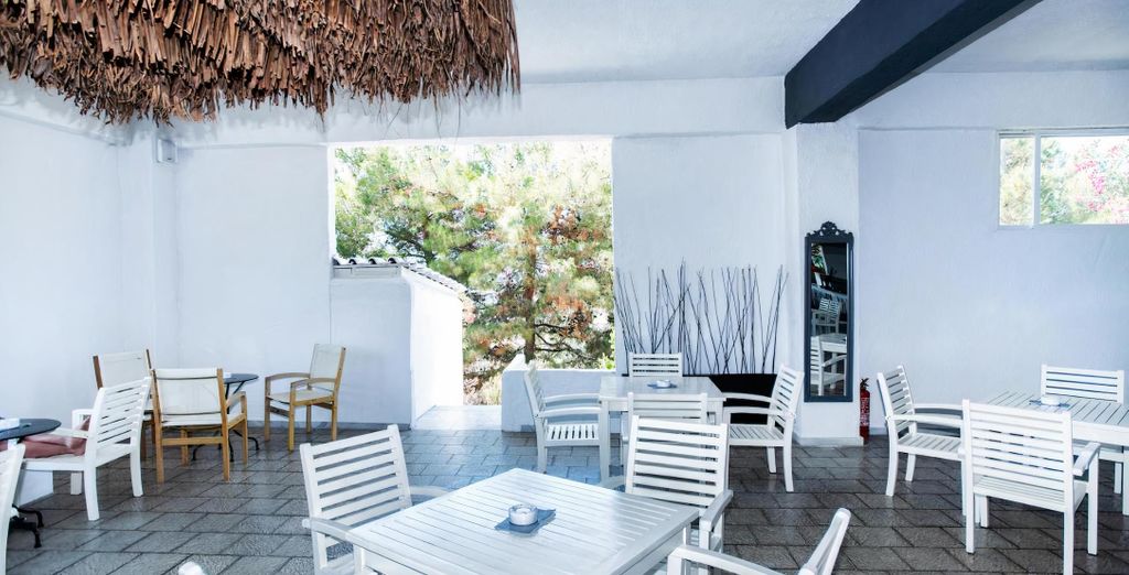 Bianco Olympico Beach Hotel 4*