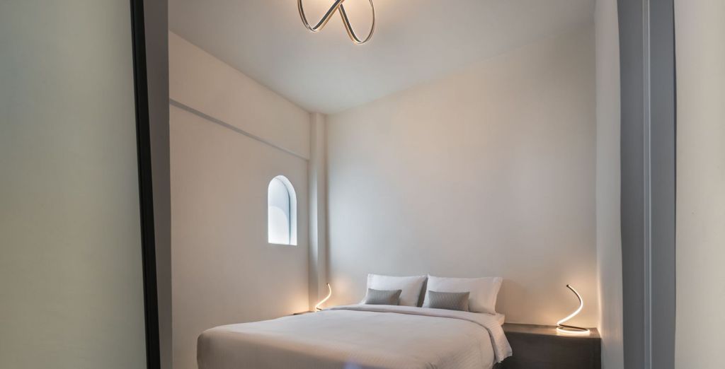 Colombo's Beachfront Santorini 4*