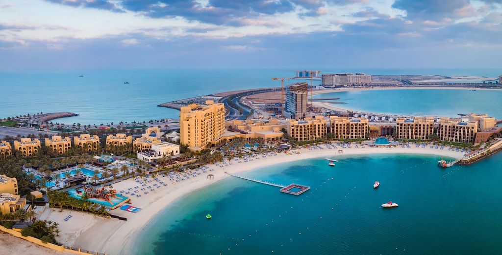Hilton Garden Inn Ras Al Khaimah 4*