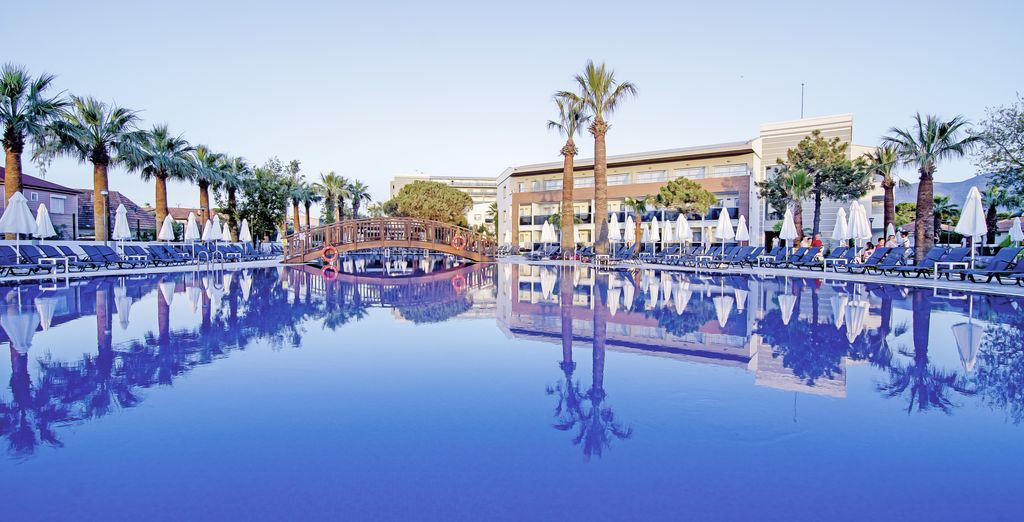 Palm Wings Kusadasi Beach Resort & Spa 5*