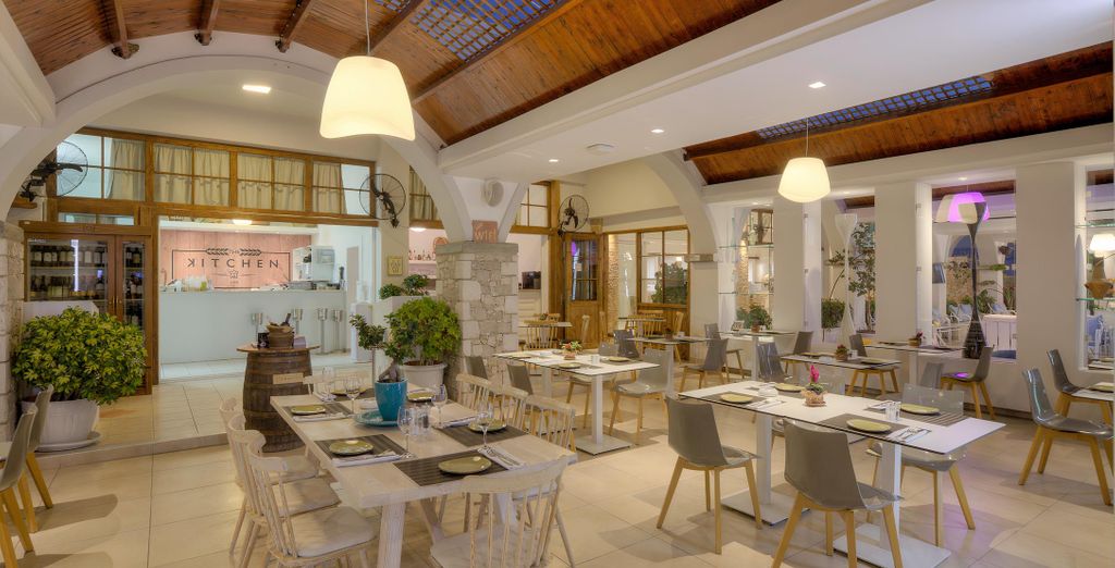 More Meni Residence and Suites 4*