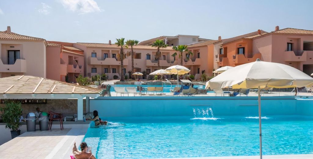 Red Sun Village 4*