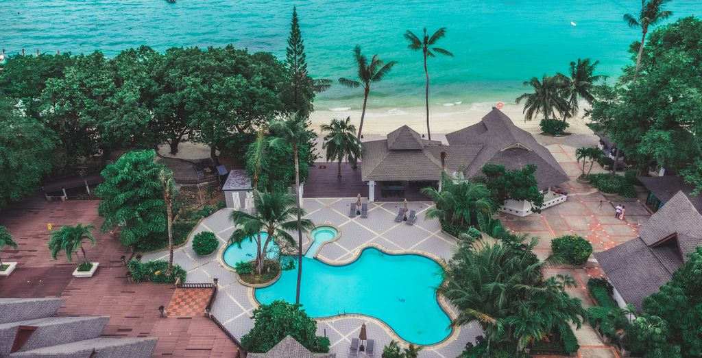 Combinato Natai Beach Resort 5*, Phi Phi Holiday Resort 4* e Krabi la Playa Resort 4*