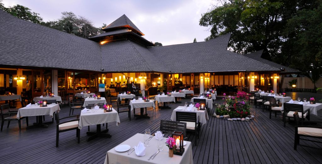 Combinato Natai Beach Resort 5*, Phi Phi Holiday Resort 4* e Krabi la Playa Resort 4*