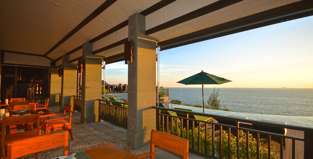 Combinato Natai Beach Resort 5*, Phi Phi Holiday Resort 4* e Krabi la Playa Resort 4*