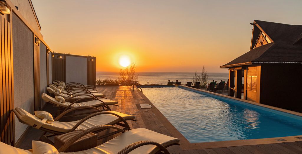 Combinato Natai Beach Resort 5*, Phi Phi Holiday Resort 4* e Krabi la Playa Resort 4*