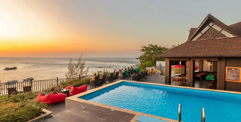 Combinato Natai Beach Resort 5*, Phi Phi Holiday Resort 4* e Krabi la Playa Resort 4*