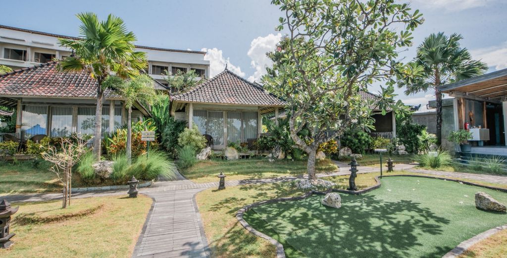 Combinato The Ubud Village Hotel 5*, The Angkal Resort Nusa Penida e Maison Aurelia Sanur 4* 