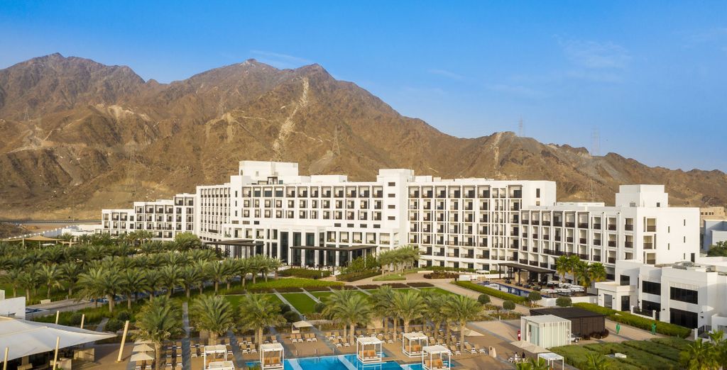 Combinato 5* InterContinental Fujairah Resort 5* e Grand Hyatt Dubai 5*
