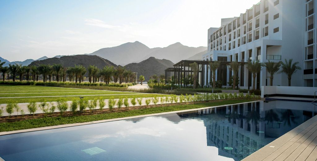 Combinato 5* InterContinental Fujairah Resort 5* e Grand Hyatt Dubai 5*