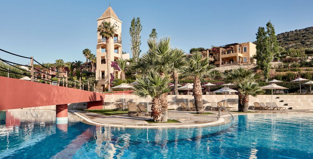 Candia Park Village 4*