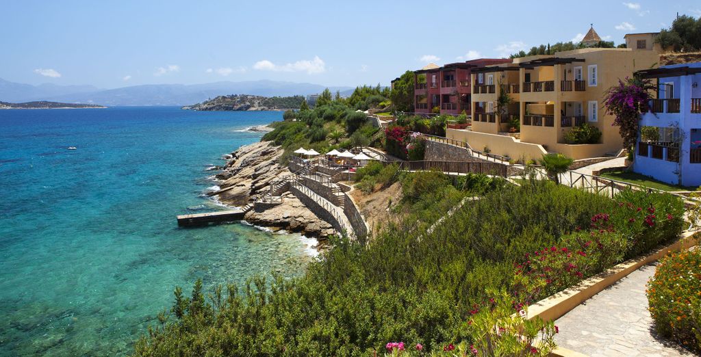 Candia Park Village 4*