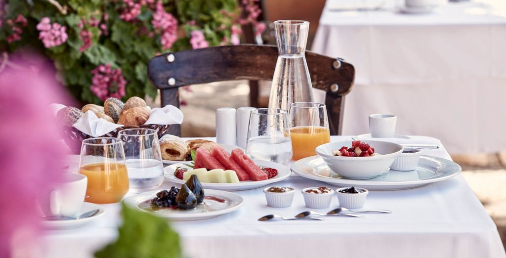 Candia Park Village 4*