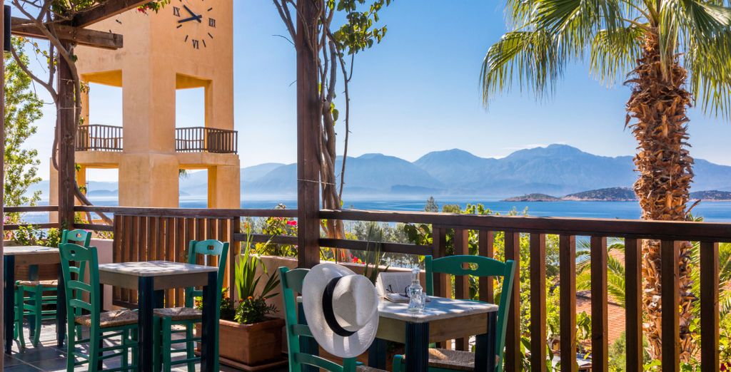 Candia Park Village 4*