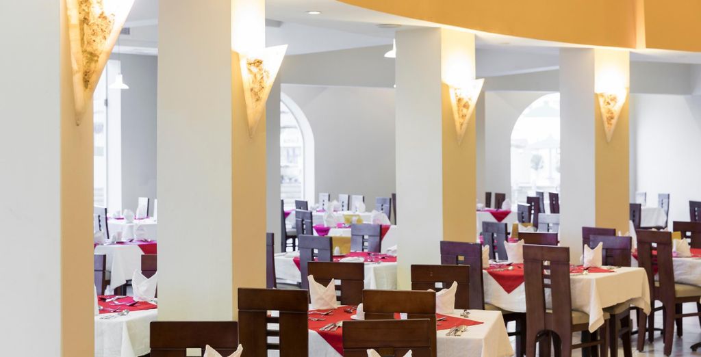 Coral Sun Beach 4* con possibile Crociera sul Nilo di 7 notti