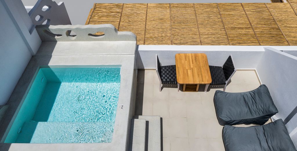 Aelia Luxury Suites 5*