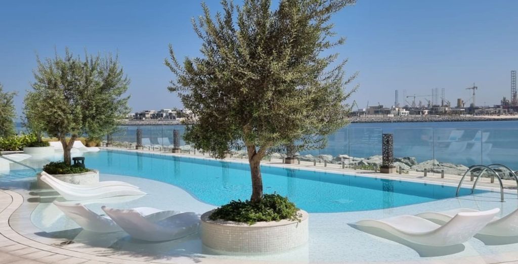 Hyatt Centric Jumeirah Dubai 5*