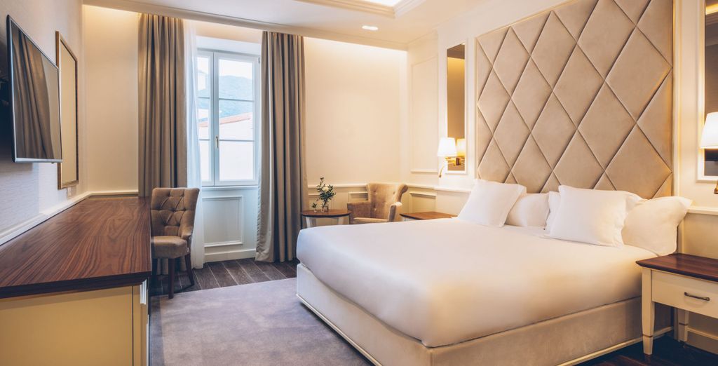 Heritage Grand Perast 5*
