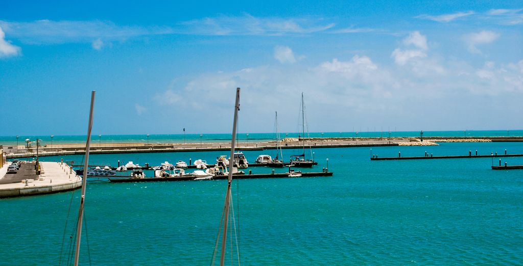 Acacia Marina 4*