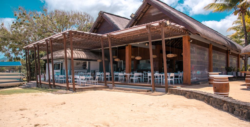 Outrigger Mauritius Beach Resort 4*S