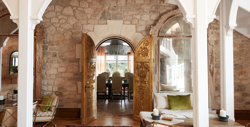 Chateau De Brindos 5*