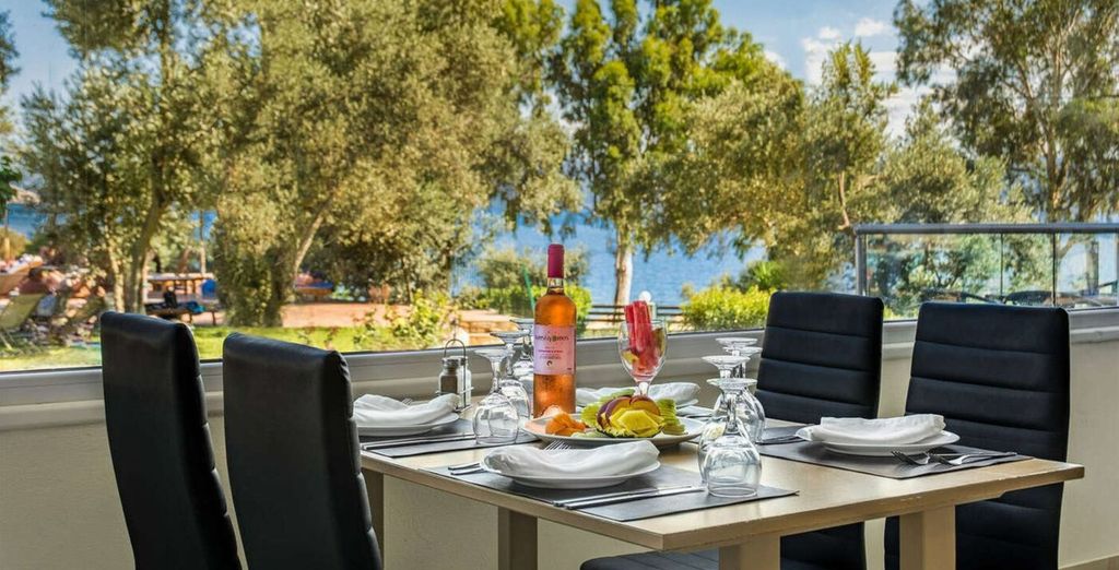 Evia Riviera Resort 4*