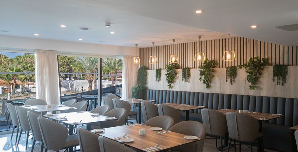 Bohemian Gardens Hotel 4*