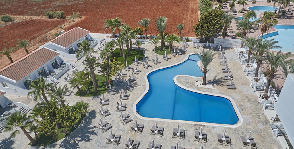 Bohemian Gardens Hotel 4*