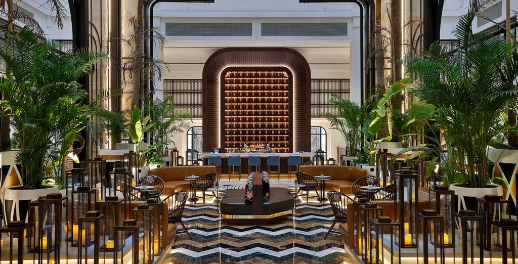 The Ritz Carlton Abu Dhabi Grand Canal 5* con possibile estensione a Dubai