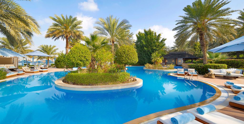 The Ritz Carlton Abu Dhabi Grand Canal 5* con possibile estensione a Dubai