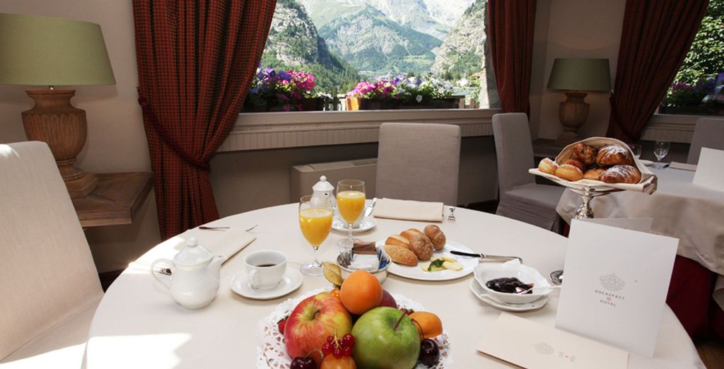 Grand Hotel Royal & Golf 5*