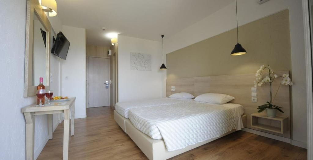 Evia Riviera Resort 4*