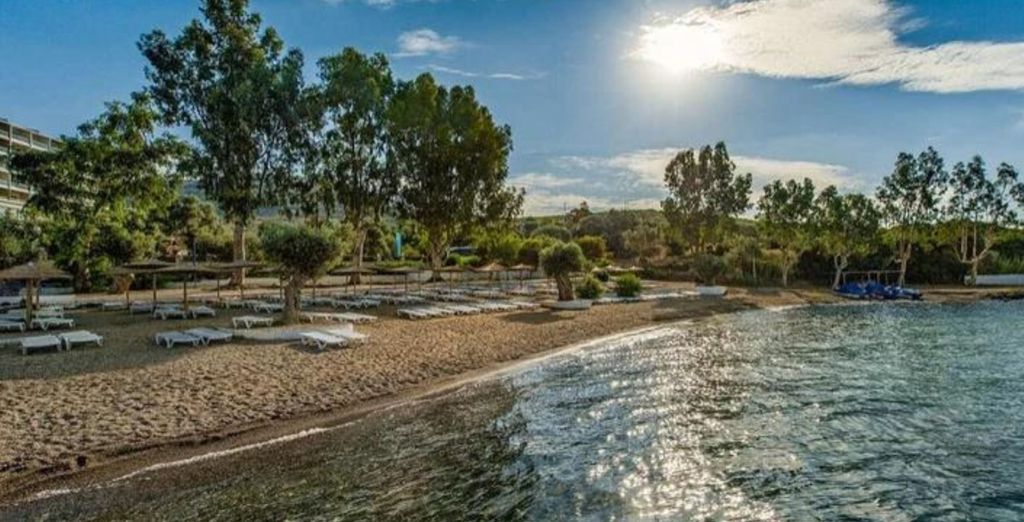 Evia Riviera Resort 4*