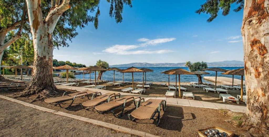 Evia Riviera Resort 4*
